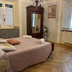 https://serenella-apartment.it-tuscanyhotel.com