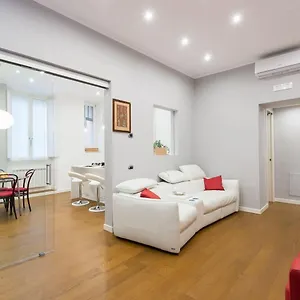 Apartment White House In